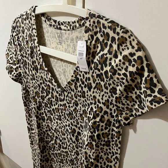 Leopard Print GAP Tee - Picture 3 of 5